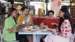 বন্ধুর সঙ্গে খাবারের বিল ভাগের সহজ সমাধান