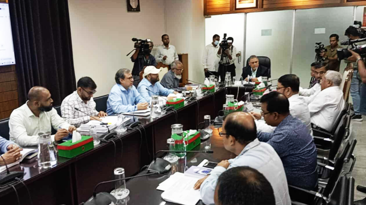 আরপিও চূড়ান্তে ইসির মুলতবি সভা শুরু, ভোটপথে নতুন বাঁক
