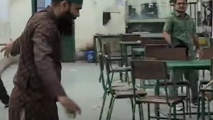 ঢাবির মধুর ক্যান্টিনে ভাঙচুর