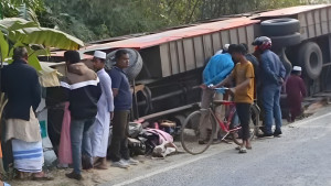 বাসচাপায় প্রাণ গেল নারীর, আহত ৩