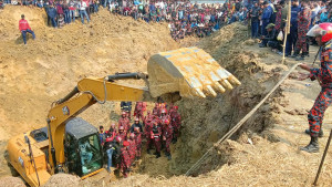 ৪২ ফুট খুঁড়েও সন্ধান মেলেনি শিশুটির