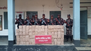 খড়ের গাঁদায় মিলল প্রায় ৪ লাখ টাকার ভারতীয় সাবান