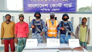 সুন্দরবনে অপহৃত চার জেলে উদ্ধার, অস্ত্র-গোলাবারুদ জব্দ