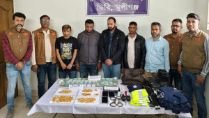 মুন্সিগঞ্জে বিপুল স্বর্ণ ডাকাতি, পুলিশসহ গ্রেপ্তার ৫