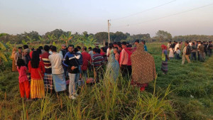 পেঁয়াজ ক্ষেতে পড়ে ছিল যুবকের মরদেহ