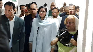 খালেদা জিয়াকে দেখতে হাসপাতালে জোবাইদা রহমান