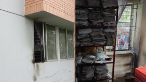 কুষ্টিয়ায় নির্বাচন অফিসে দুর্বৃত্তদের আগুন