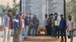 শহীদ বেদিতে নিষিদ্ধ ছাত্রলীগের পুষ্পস্তবক অর্পণ নিয়ে তদন্ত