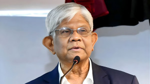 সিঙ্গাপুরে হাদির চিকিৎসার খরচ দেবে সরকার: অর্থ উপদেষ্টা