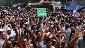 শিক্ষকরা কাজে না ফিরলে ‘কঠোর আইনি’ ব্যবস্থা