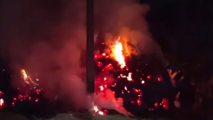 শেরপুরে গভীর রাতে গ্রামে আগুন