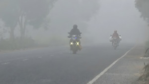 তাপমাত্রা বাড়লেও শীতে কাঁপছে তেঁতুলিয়া