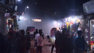 এনসিপি-ছাত্রদল সংঘর্ষে ককটেল বিস্ফোরণ, আহত প্রায় ১০