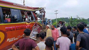 ফরিদপুরে দুই বাসের সংঘর্ষ, নিহত ৩, আহত ২০