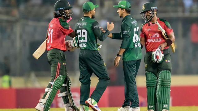 হোয়াইটওয়াশের জবাব কি হোয়াইটওয়াশে?