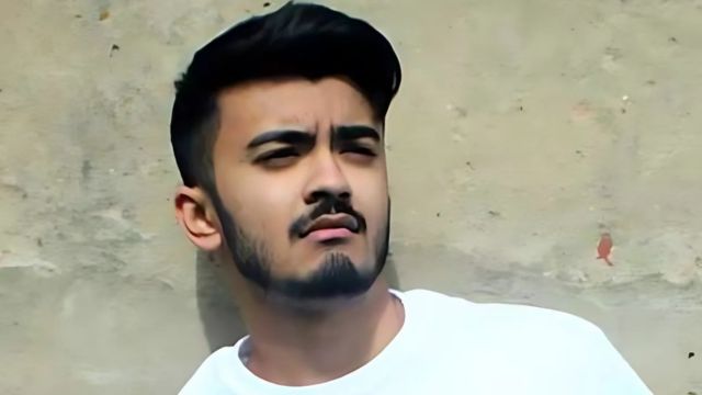 নিরপেক্ষতার মুখোশ নয়, স্পষ্ট অবস্থানেই আমার বিশ্বাস