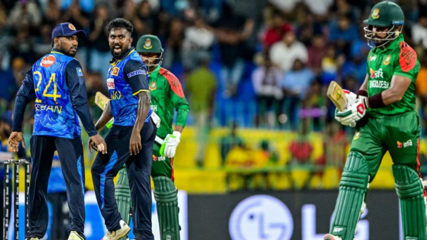 ব্যাটিং ধসের ট্রাজেডি! ৫ রানে ৭ উইকেট হারিয়ে লজ্জার হার বাংলাদেশে! ব্যাটিং ধসের ট্রাজেডি! ৫ রানে ৭ উইকেট হারিয়ে লজ্জার হার বাংলাদেশে!