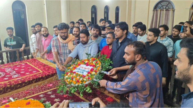 রাতের আঁধারেই টাঙ্গাইলে এনসিপির আগমন! ভাসানীর মাজারে জিয়ারত