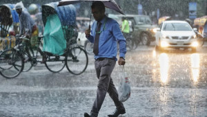 আগামী পাঁচদিন ভারি বৃষ্টি, পার্বত্য জেলায় ভূমিধসের শঙ্কা