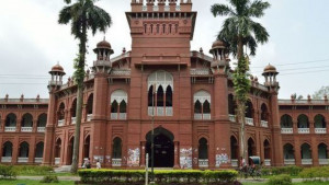 ঢাবি ভর্তিতে পাশ করল মাত্র ৮%’, শিক্ষার মান কোথায়?