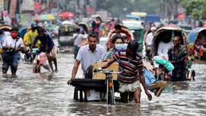 জলাবদ্ধতায় ডুবে গেল ঢাকা 'কৃত্রিম বৃষ্টি' কি সমাধান?