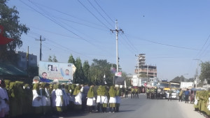 দিনাজপুরে সড়ক অবরোধ করে নার্সিং শিক্ষার্থীদের বিক্ষোভ