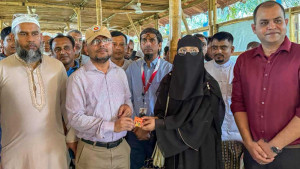 বৈধ সিম কার্ড পাচ্ছেন রোহিঙ্গারা