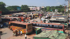 পরিত্যক্ত টার্মিনালেই চলছে যাত্রীসেবা