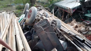 বরগুনায় টমটম উল্টে শ্রমিক নিহত, খোঁজ মেলেনি পরিবারের