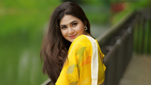 ব্যাচেলর পয়েন্টের নতুন চমক স্পর্শিয়া