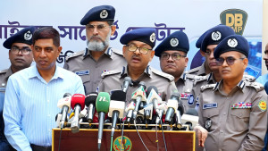 ‘অফিসারদের সঙ্গে খারাপ আচরণ করবেন না’