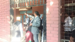 ভোটের মহড়াতেই হ-য-ব-র-ল, নতুন করে ভোটগ্রহণ শুরু