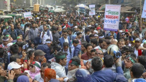 ‘লাগাতার’ অবস্থান, কী আছে শিক্ষকদের তিন দাবিতে