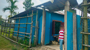 নতুন বউ নিয়ে ঘরে ঢোকার পরই ডাকাতের হানা, অতঃপর...