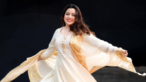 নতুন রেকর্ড গড়লেন কনা