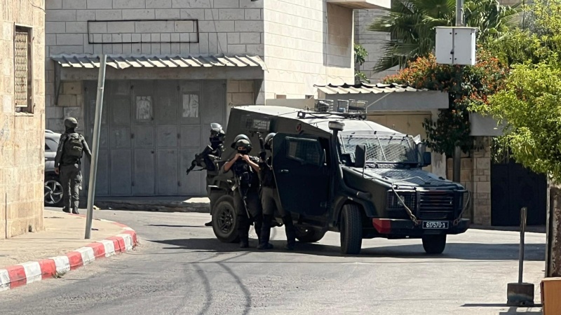 বিয়ের আনন্দে বিষাদ, গাড়ি থামিয়ে বরকে নিয়ে গেল ইসরায়েলি সেনারা বিয়ের আনন্দে বিষাদ, গাড়ি থামিয়ে বরকে নিয়ে গেল ইসরায়েলি সেনারা