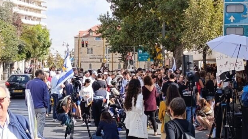 ইসরায়েলের সব জীবিত জিম্মিকে ফেরত দিল হামাস ইসরায়েলের সব জীবিত জিম্মিকে ফেরত দিল হামাস