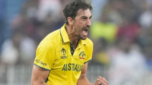 টেস্ট ও ওয়ানডেতে মনোযোগী হতে আন্তর্জাতিক টি-টোয়েন্টি ছাড়লেন মিচেল স্টার্ক