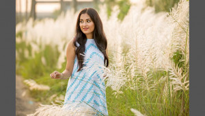 সময়কে হার মানায় সাজ আর পোশাকের ছোট্ট ছোঁয়া-