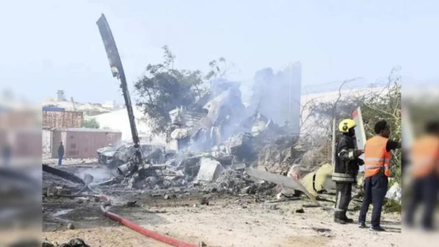 পাকিস্তানে হেলিকপ্টার বিধ্বস্ত, অন্তত ৫ নিহত