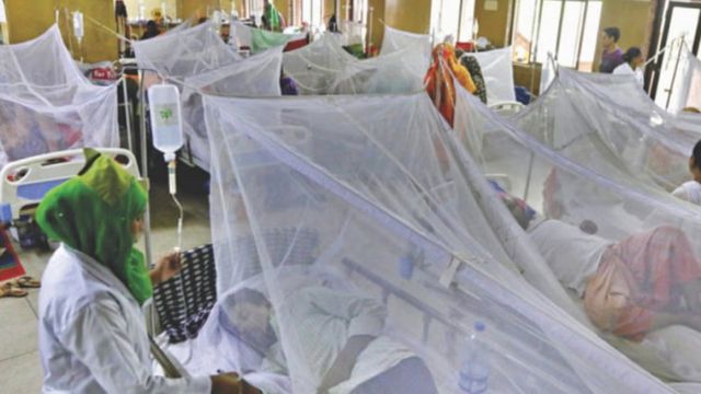 একদিনে সর্বোচ্চ ৫৬৮ জন ডেঙ্গু রোগী হাসপাতালে ভর্তি, ২৪ ঘণ্টায় প্রাণ গেল ৪ জনের একদিনে সর্বোচ্চ ৫৬৮ জন ডেঙ্গু রোগী হাসপাতালে ভর্তি, ২৪ ঘণ্টায় প্রাণ গেল ৪ জনের