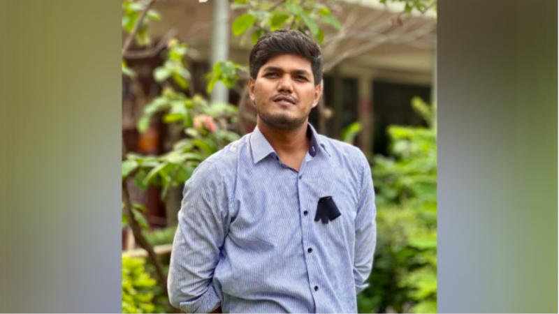 নিয়ম ভেঙে ভোটকেন্দ্রে ঢুকলেন ছাত্রদলের ভিপি প্রার্থী, বললেন ‘রিটার্নিং কর্মকর্তার অনুমতি ছিল' নিয়ম ভেঙে ভোটকেন্দ্রে ঢুকলেন ছাত্রদলের ভিপি প্রার্থী, বললেন ‘রিটার্নিং কর্মকর্তার অনুমতি ছিল'