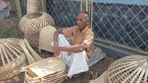 বিলুপ্তির পথে দিনাজপুরের ঐতিহ্যবাহী বাঁশ শিল্প