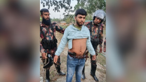 বান্দরবানে দুটি বিদেশি পিস্তল ও গুলিসহ আটক ২