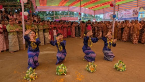 খাগড়াছড়িতে সাংগ্রাই উৎসবের বর্ণিল হাওয়া