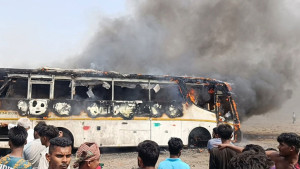 কুমিল্লায় একসঙ্গে ৩ বাসে আগুন