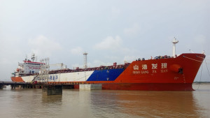 জ্বালানি তেল নিয়ে এসেছে ১২ জাহাজ, আজ পৌঁছাবে আরও দুটি