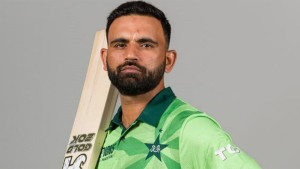 অবসর ভেঙে নতুন করে লড়াইয়ের ঘোষণা ফখরের