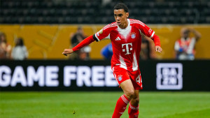 ফুটবলার থেকে লেখক, নতুন ভূমিকায় মুসিয়ালা