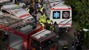 লেবাননে অ্যাম্বুলেন্স ও ফায়ার সার্ভিসের গাড়িতেও হামলা চালাচ্ছে ইসরায়েল